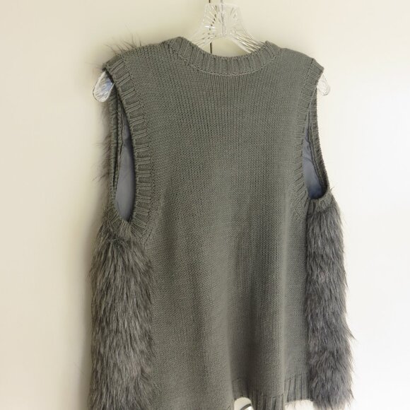 Xhilaration Gray Faux Fur Vest............625 - Picture 5 of 7